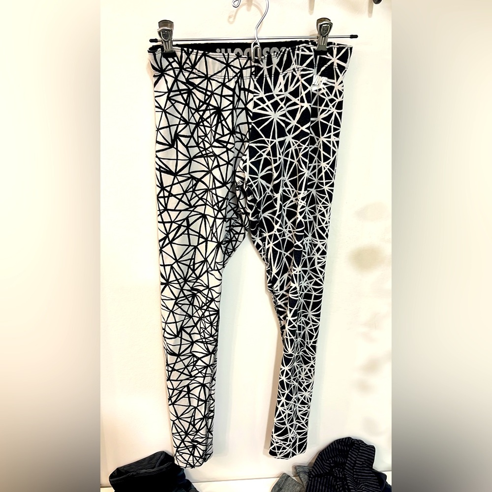 Nike leggings size medium